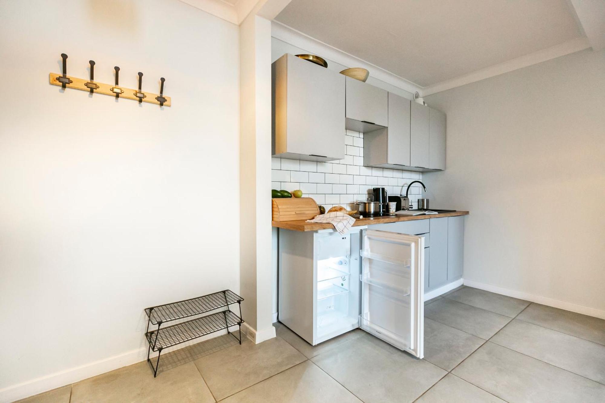Nowogrodzka 78 - Apartament Dla 4 Osob - 200M Od Szpitala Klinicznego Na Lindleya - 1Km Do Dworca Centralnego - Wifi - Smart Tv 45 Cali Warschau Buitenkant foto